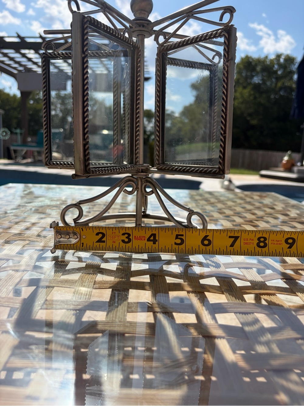 Rotating Silver Metal Photo Frame Carousel - Silver - Picture 7 of 8